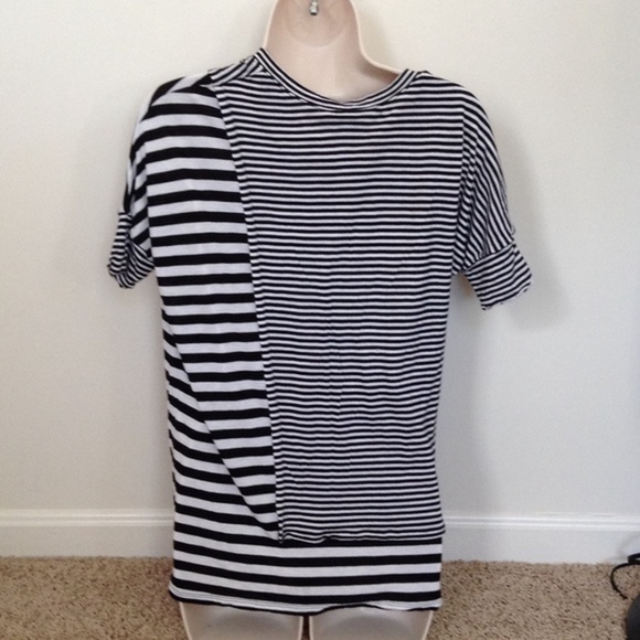 Bcbgmaxazria  Asymmetrical Striped Scoopneck Top! Size XS - Picture 3 of 4